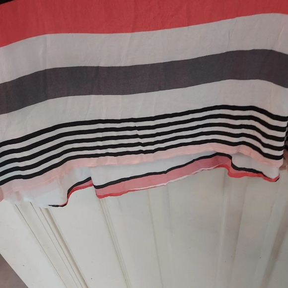 Torrid Black, Pink and Ivory Striped Challis Tank in Size 2 - Picture 8 of 9